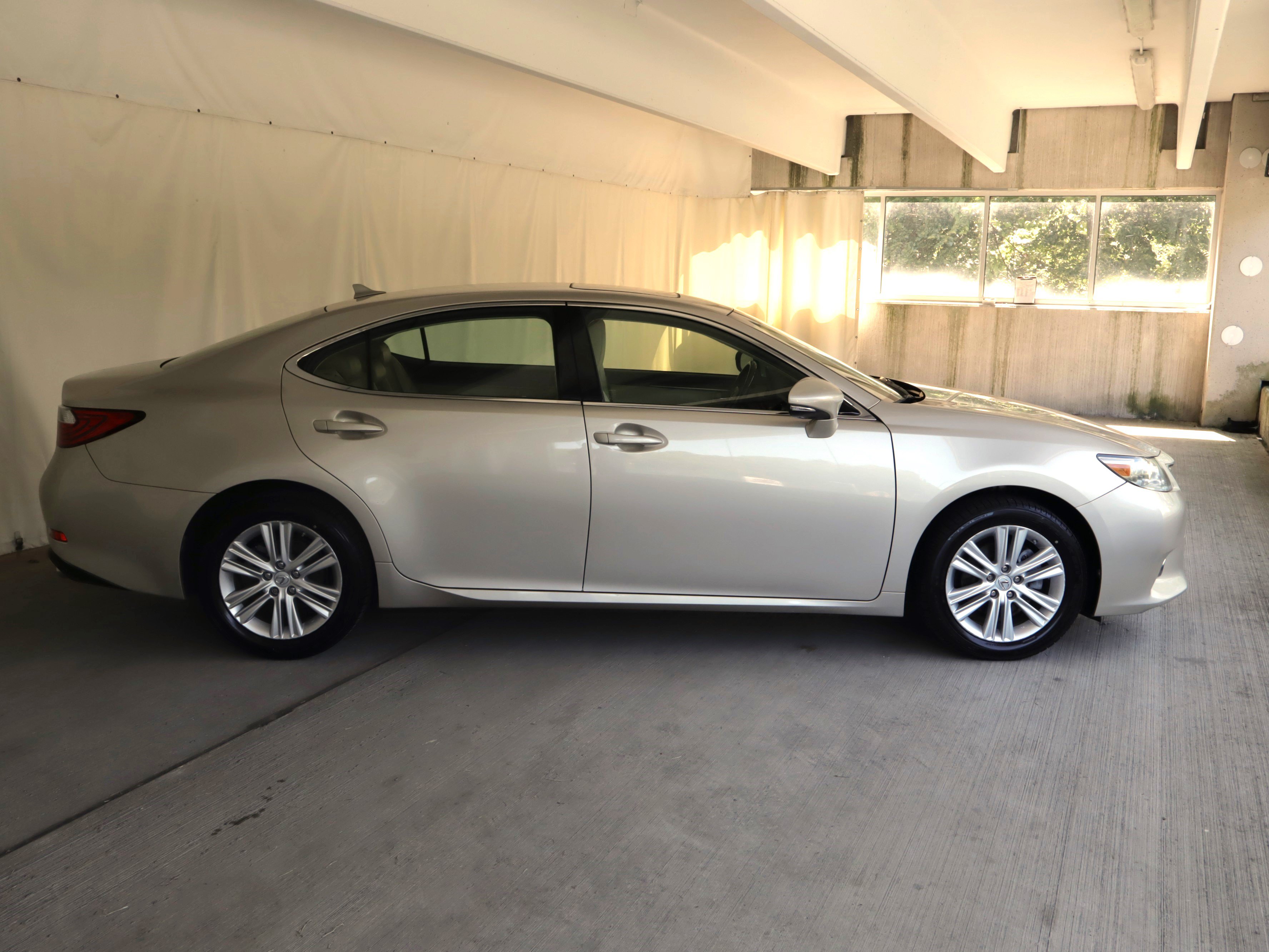 Used 2013 Lexus ES 350 w/ Luxury Pkg FWD image 6