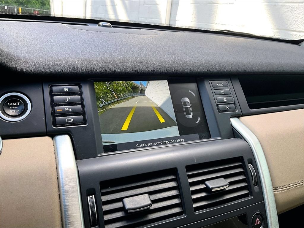 Used 2019 Land Rover Discovery Sport HSE AWD/4WD image 26