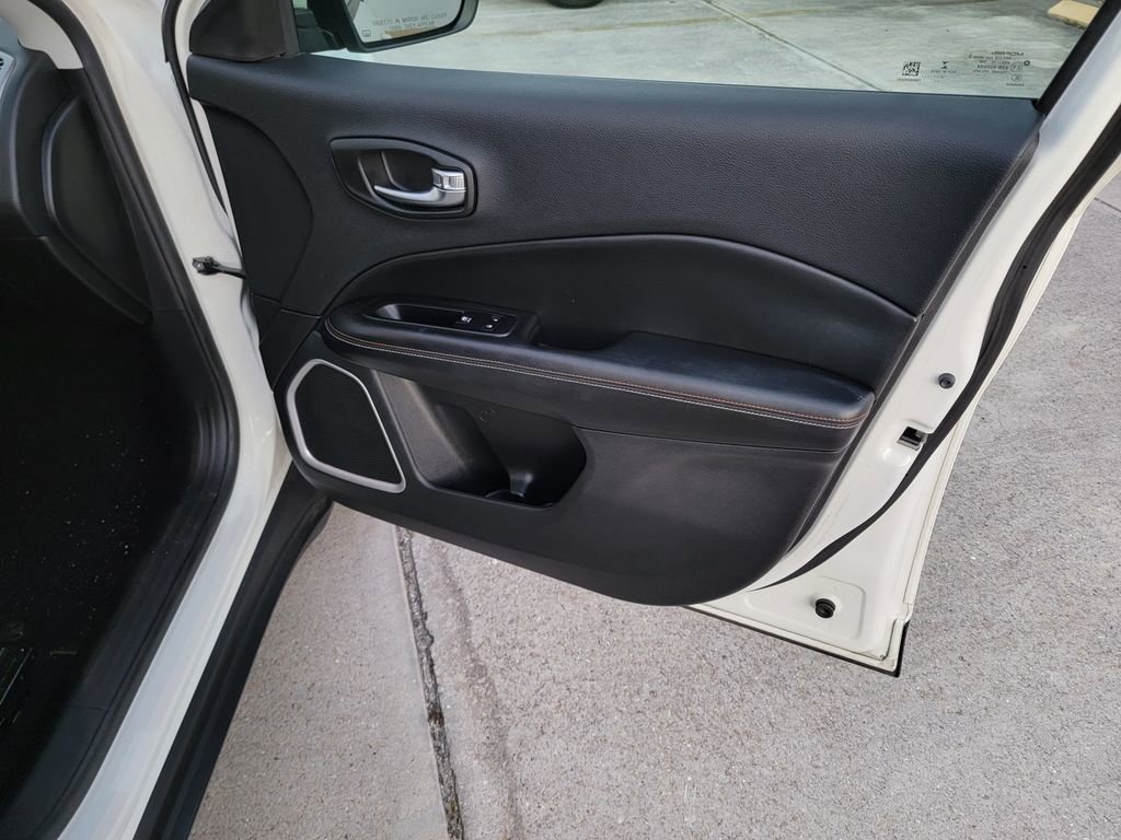 Certified 2020 Jeep Compass Latitude w/ Popular Equipment Group AWD/4WD image 13