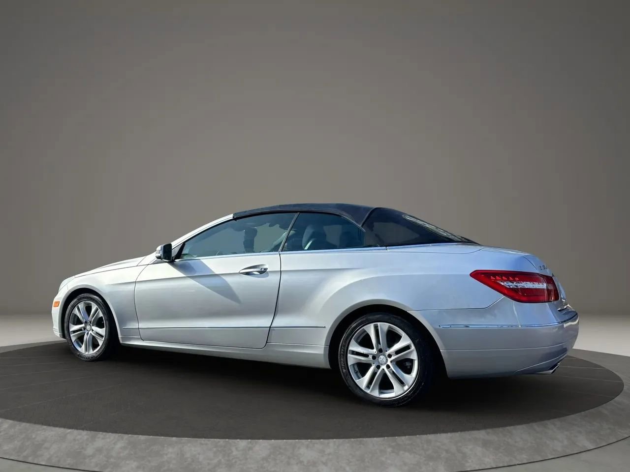 Used 2011 Mercedes-Benz E 350 Cabriolet image 6