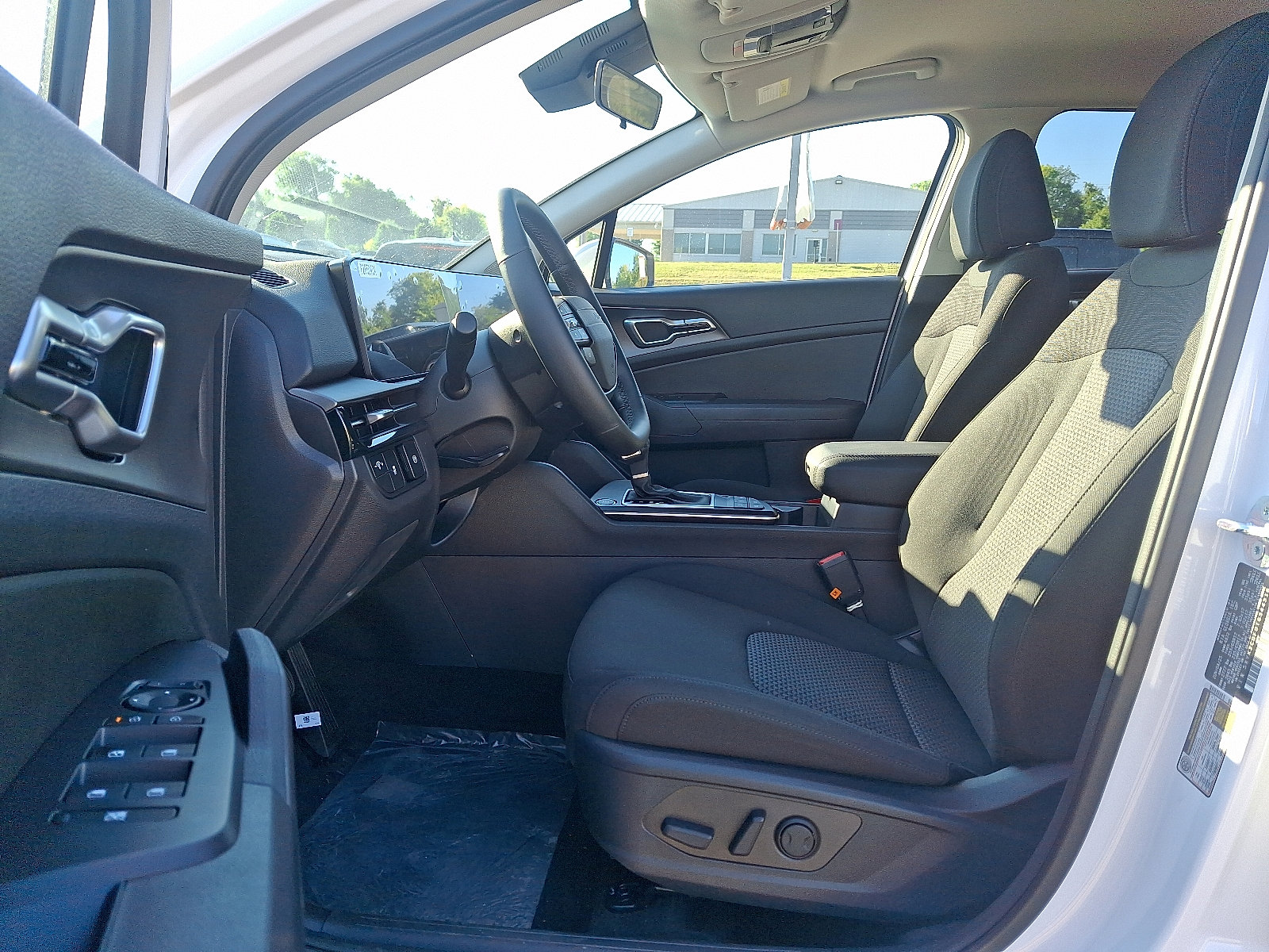 Used 2026 Kia Sportage LX w/ LX Convenience Package image 13