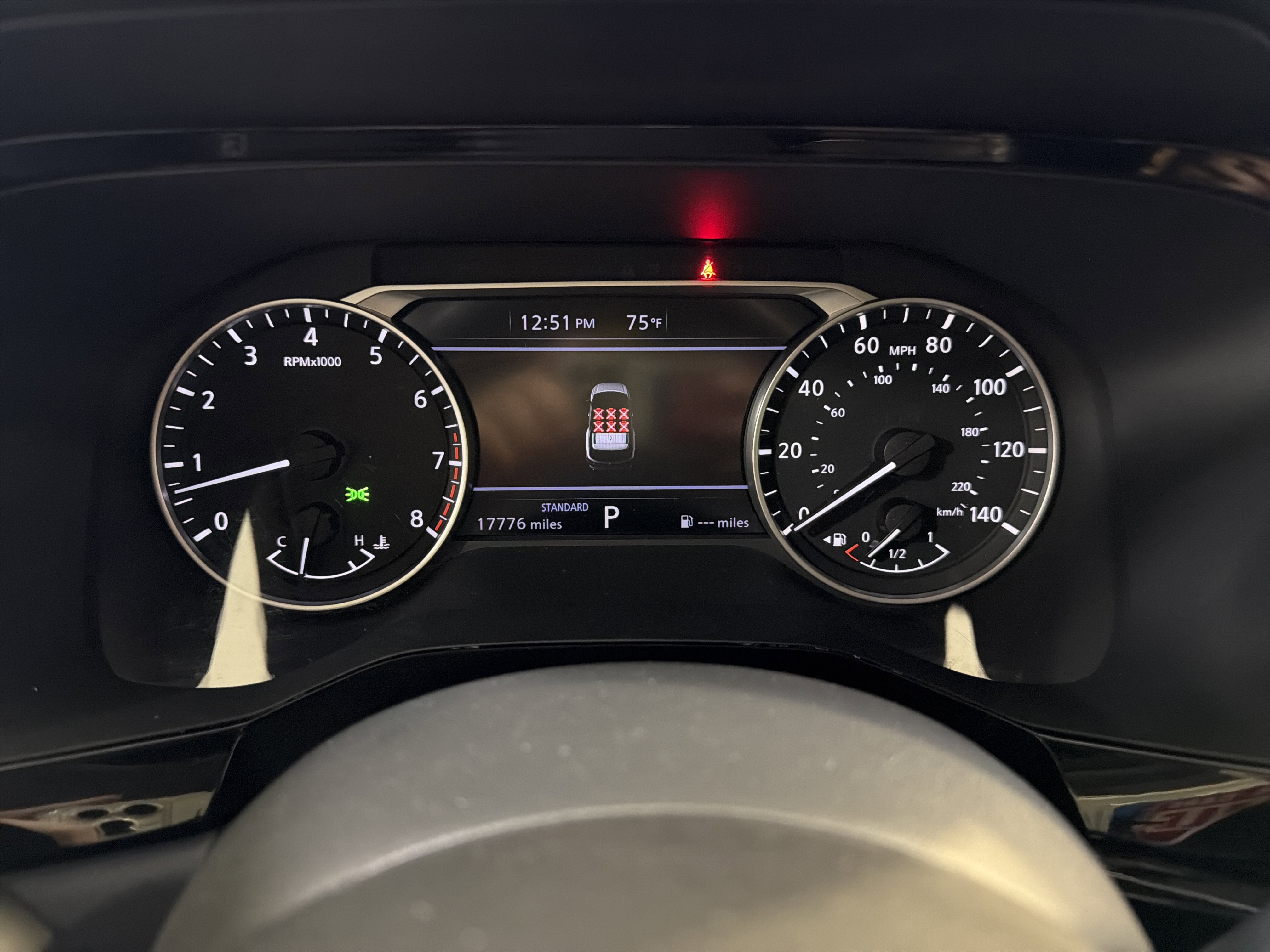 Used 2022 Nissan Pathfinder SV image 16
