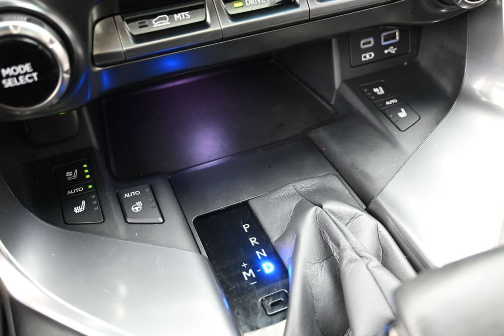 Used 2023 Lexus LX 600 4WD w/ Luxury Package image 29