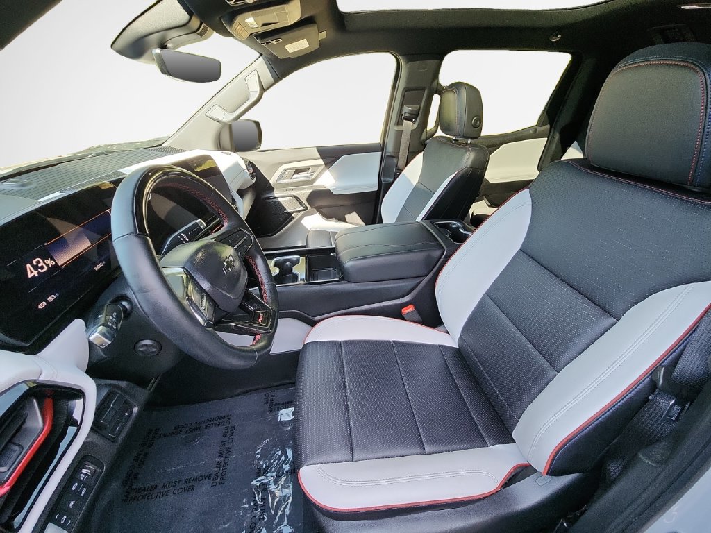 Certified 2025 Chevrolet Silverado EV RST AWD/4WD image 14