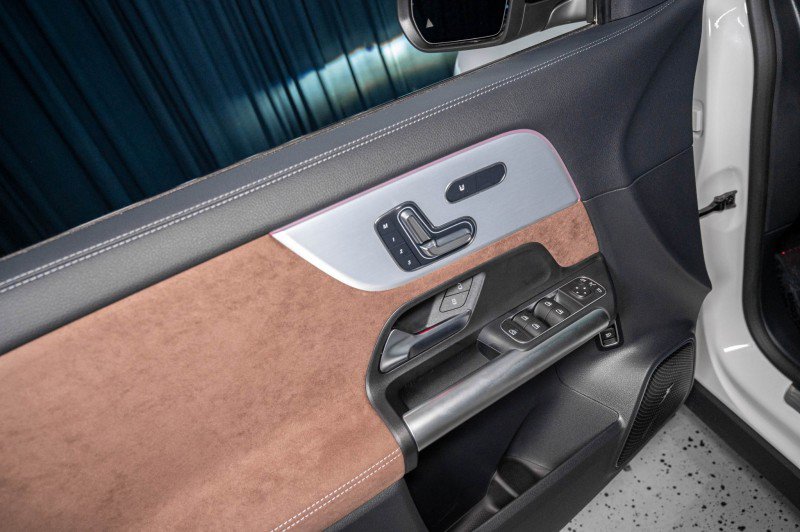 New 2025 Mercedes-Benz GLA 35 AMG 4MATIC image 13