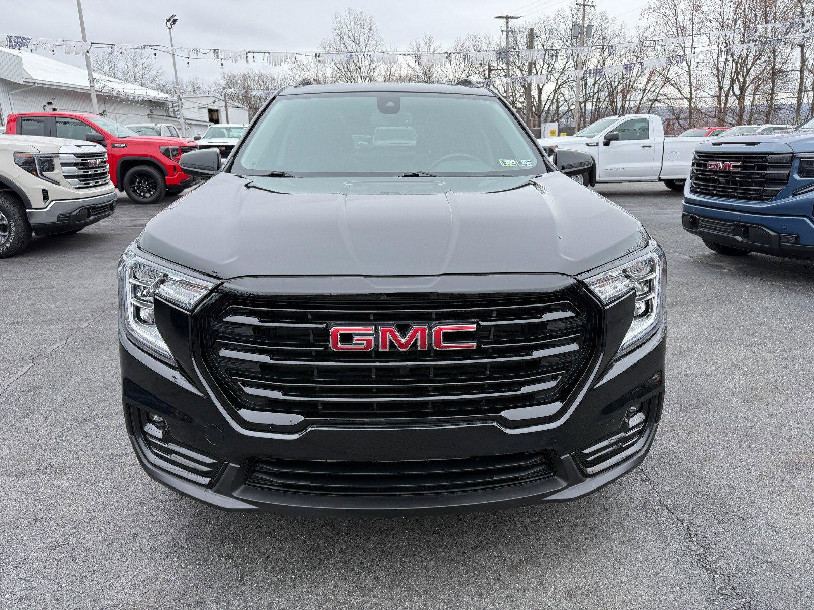 Used 2022 GMC Terrain SLT w/ Elevation Edition image 8