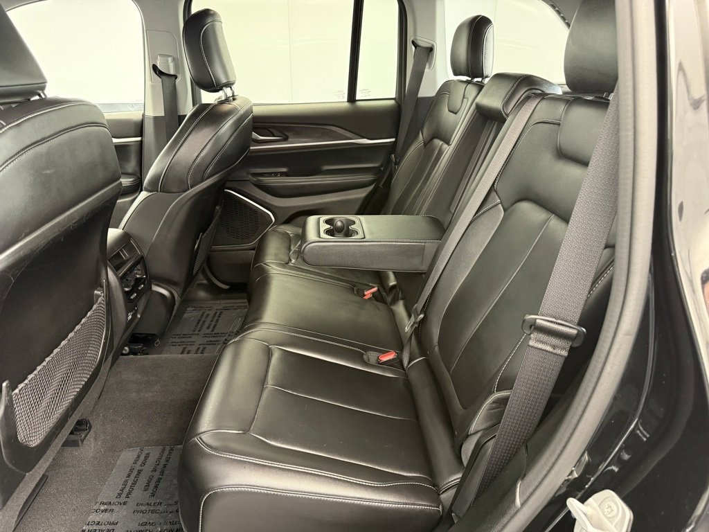 Used 2022 Jeep Grand Cherokee Limited image 46