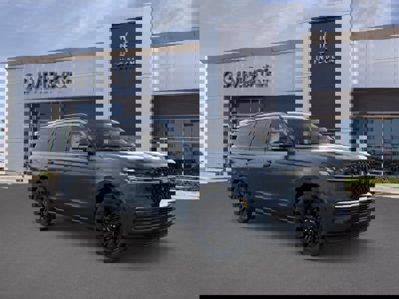 New 2026 Lincoln Navigator Reserve w/ Jet Appearance Package image 7