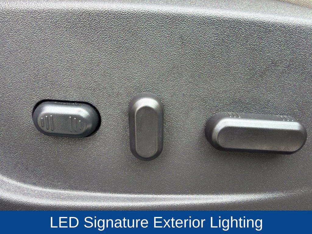 Certified 2017 Ford Escape Titanium FWD image 14