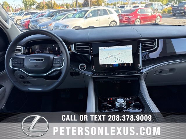 Used 2022 Jeep Wagoneer Series III w/ Premium Group I AWD/4WD image 16