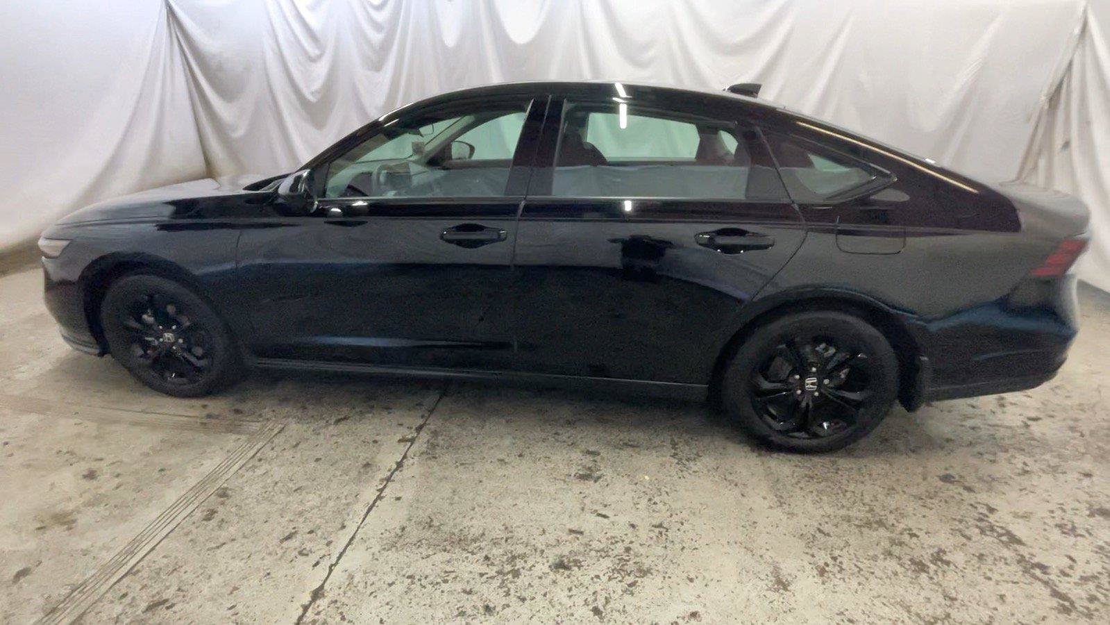 Used 2025 Honda Accord SE image 12