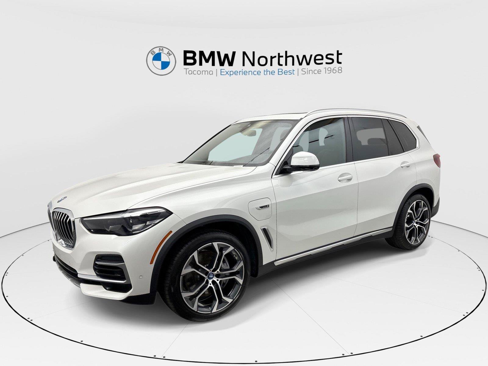 Used 2023 BMW X5 xDrive45e w/ Parking Assistance Package AWD/4WD image 1