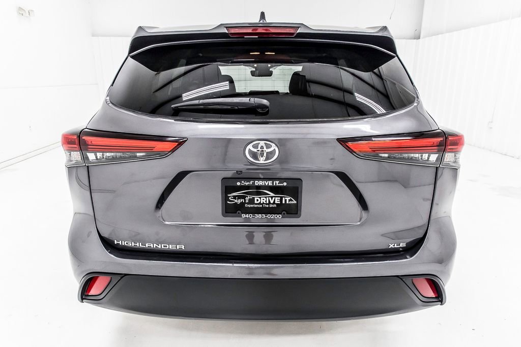 Used 2020 Toyota Highlander XLE FWD image 5