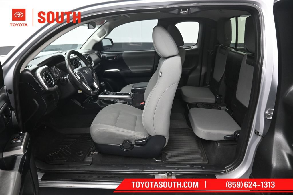 Used 2016 Toyota Tacoma SR5 AWD/4WD image 10