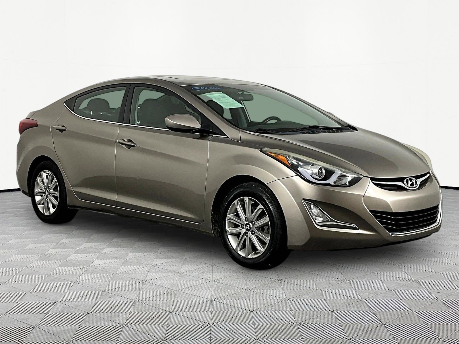 Used 2015 Hyundai Elantra SE w/ Option Group 03 FWD image 3