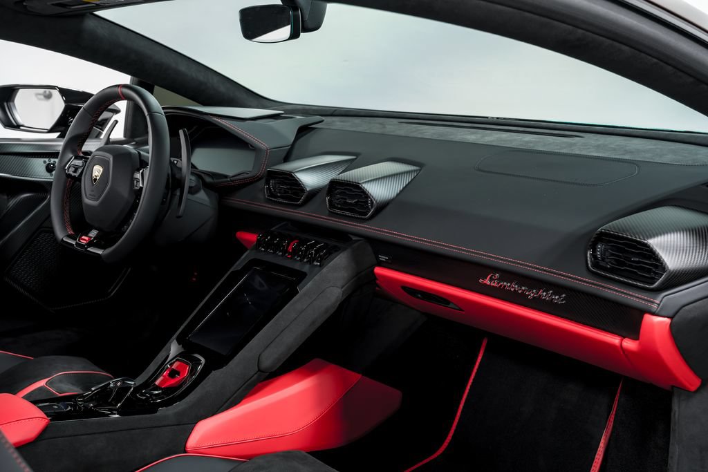 Used 2024 Lamborghini Huracan Tecnica RWD image 34