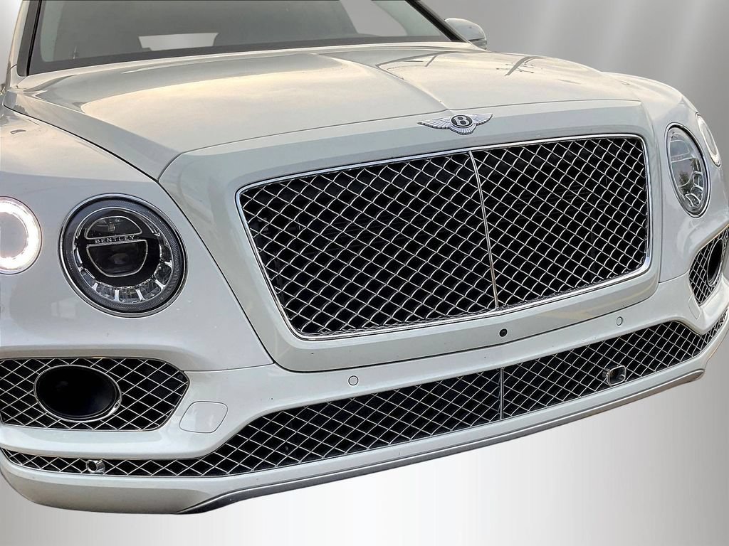 Used 2017 Bentley Bentayga AWD/4WD image 31