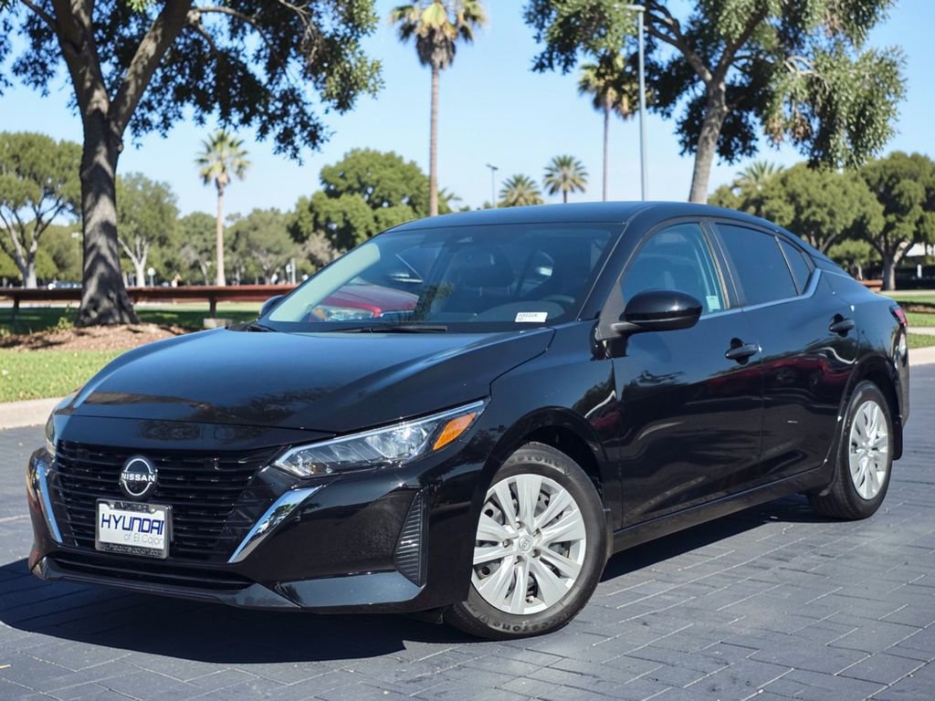 Used 2024 Nissan Sentra S image 2
