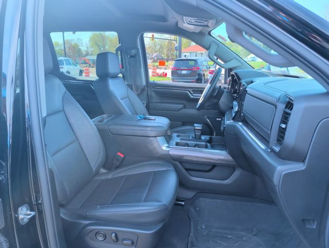 Certified 2024 Chevrolet Silverado 1500 LTZ w/ LTZ Convenience Package II AWD/4WD image 32