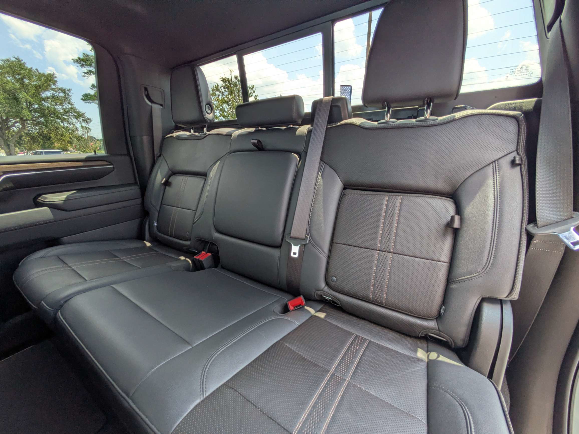 Certified 2024 Chevrolet Silverado 3500 High Country w/ High Country Premium Package AWD/4WD image 7