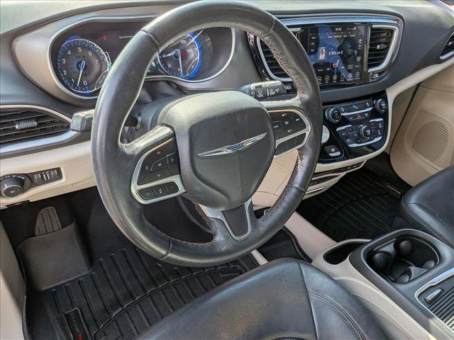 Used 2020 Chrysler Pacifica Touring-L Plus image 10
