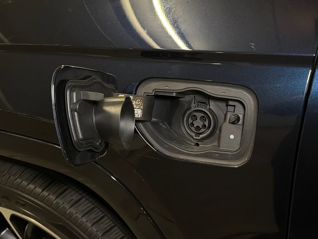 Used 2022 Jeep Grand Cherokee Summit AWD/4WD image 39