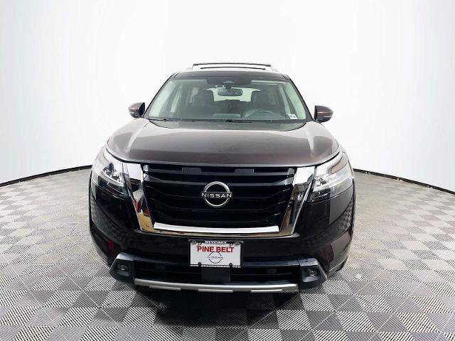 Certified 2022 Nissan Pathfinder SL w/ Lighting Package (N92) image 2