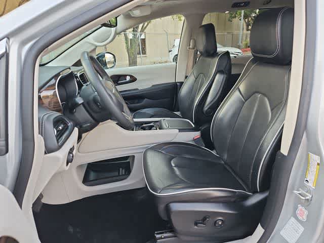 Used 2024 Chrysler Pacifica Limited FWD image 14