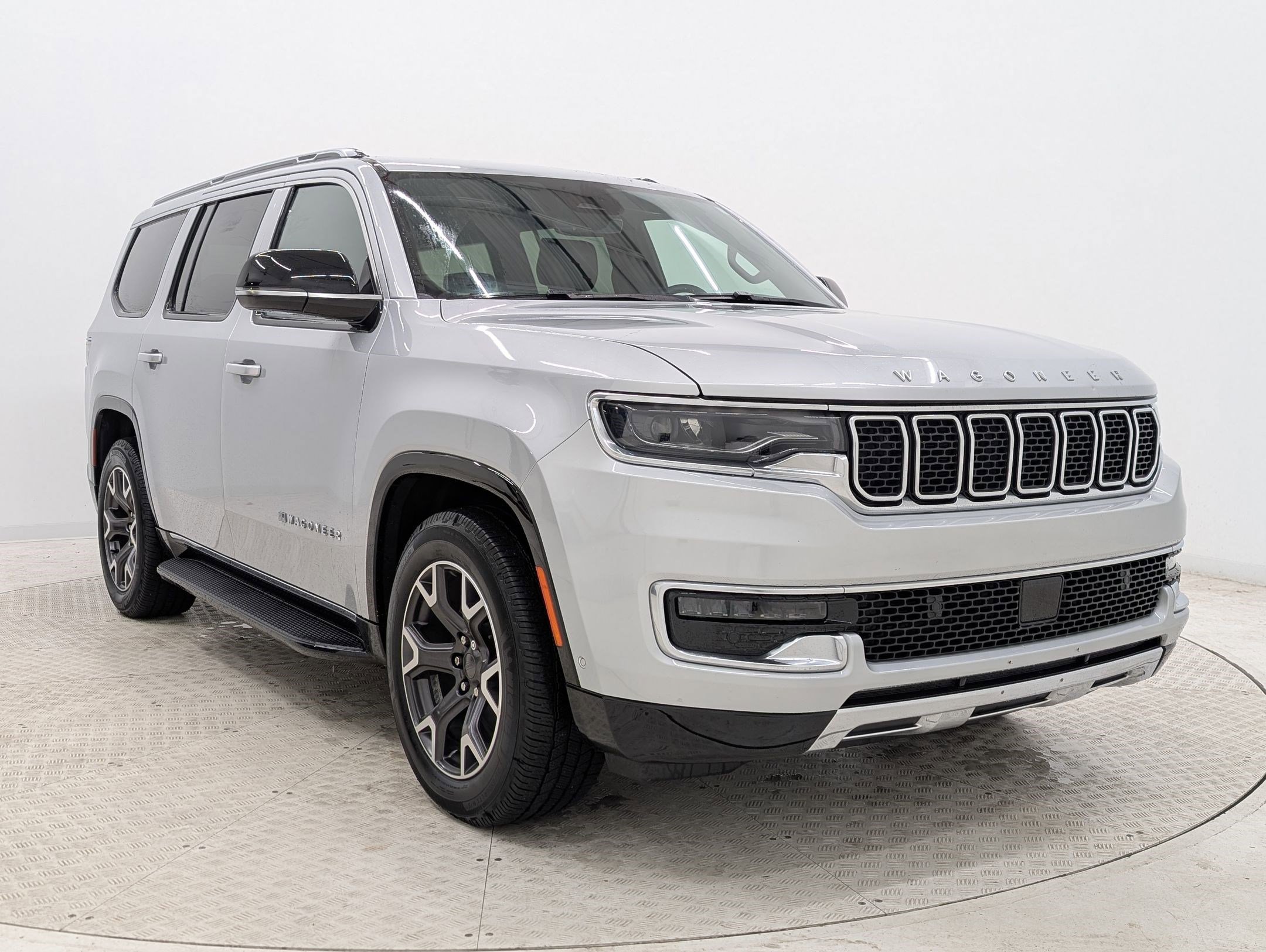 Used 2023 Jeep Wagoneer Series III w/ Preferred Equipment Group image 7