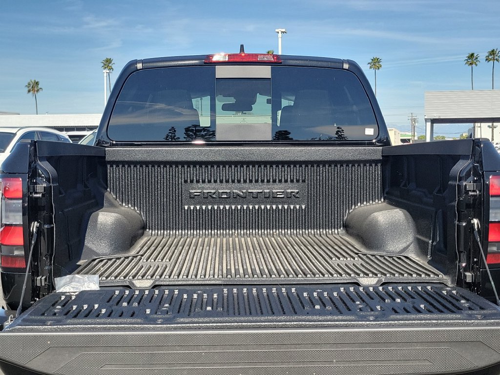New 2026 Nissan Frontier SV w/ Tow Package AWD/4WD image 15