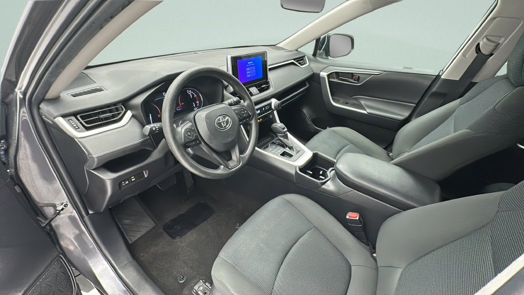 Used 2025 Toyota RAV4 LE AWD/4WD image 12