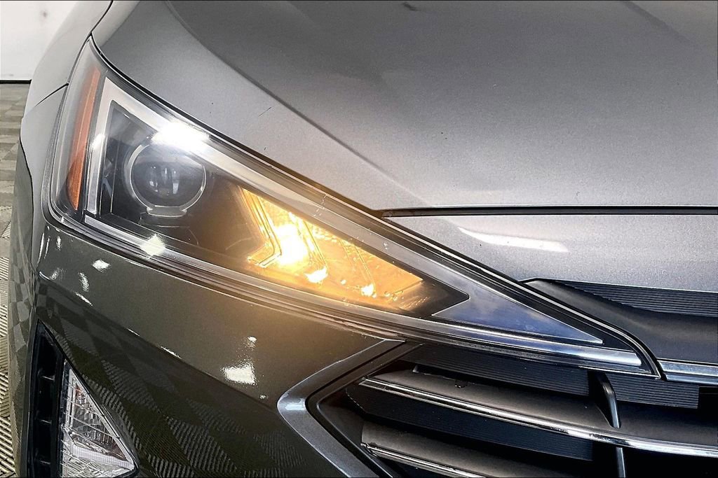 Used 2019 Hyundai Elantra SE image 27