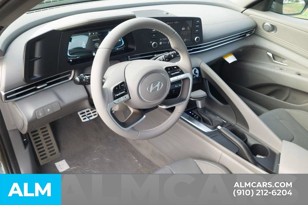 Certified 2025 Hyundai Elantra Sport FWD image 12