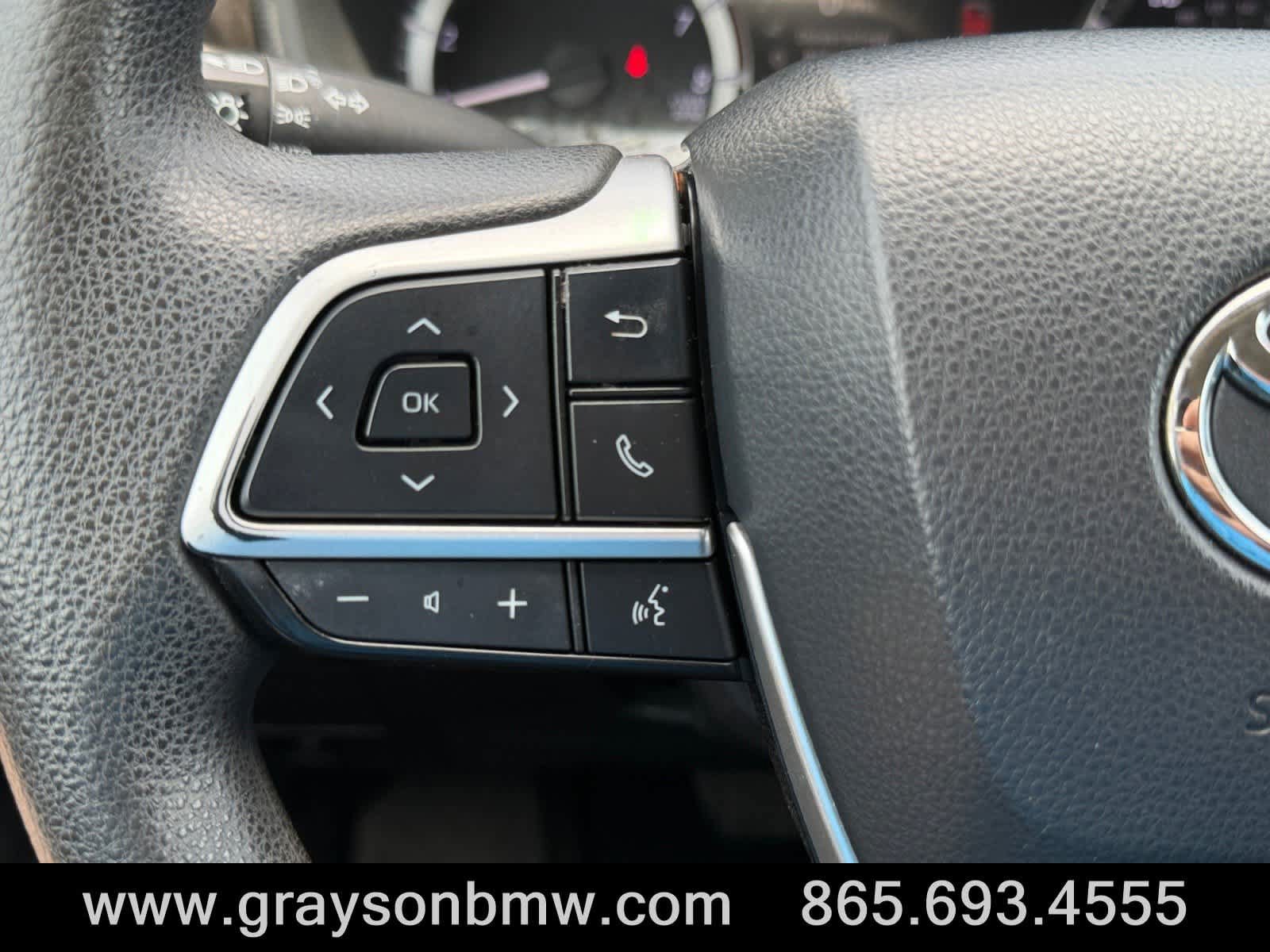 Used 2023 Toyota Highlander L FWD image 25