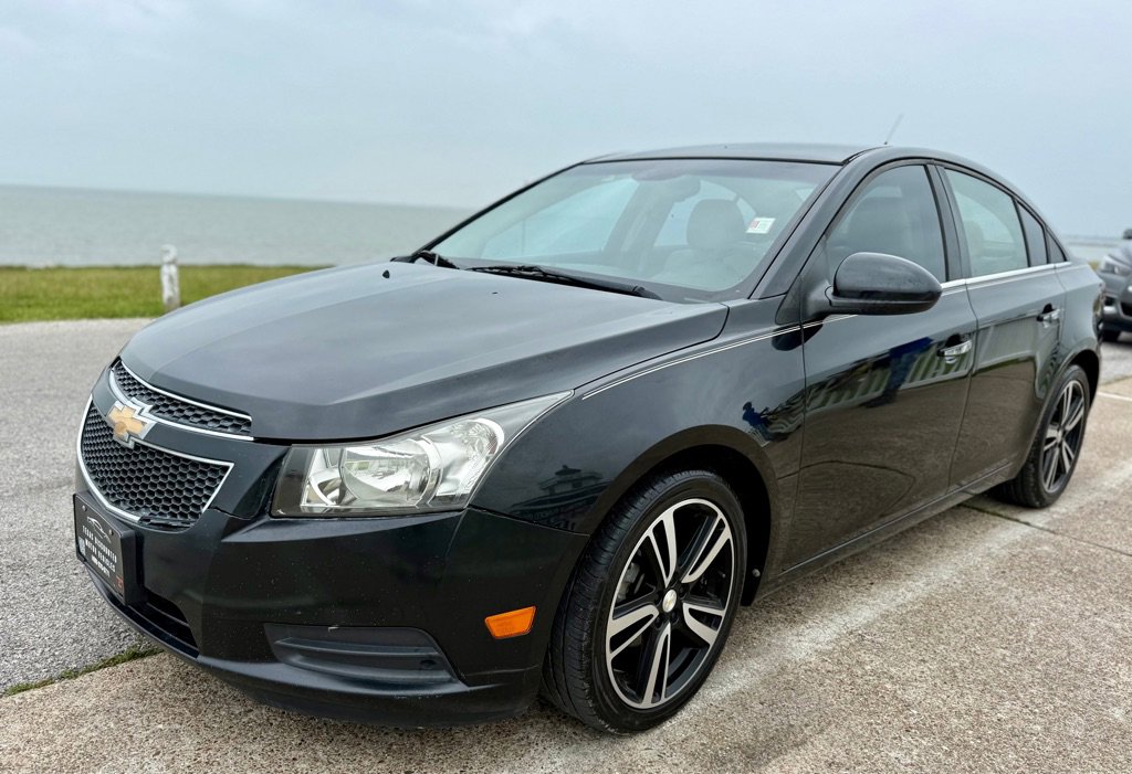 Used 2011 Chevrolet Cruze LTZ FWD image 1