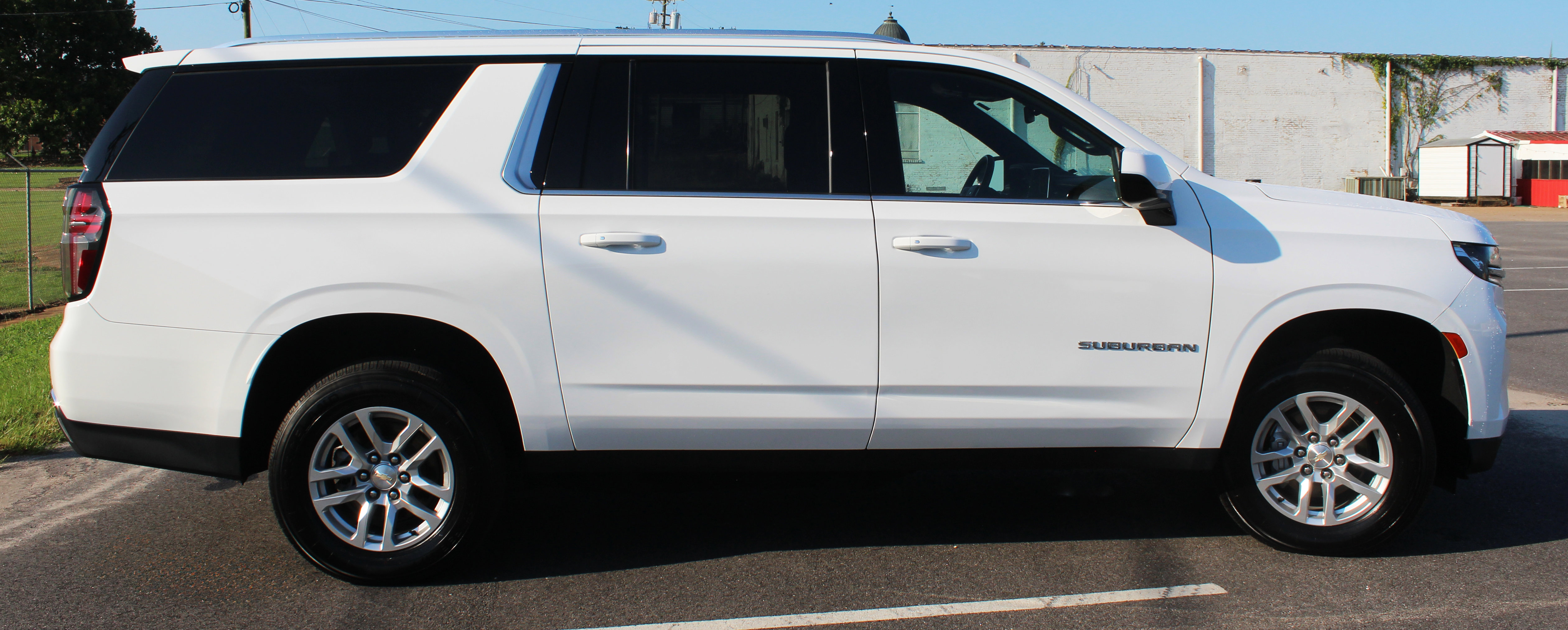 Used 2023 Chevrolet Suburban LT image 10