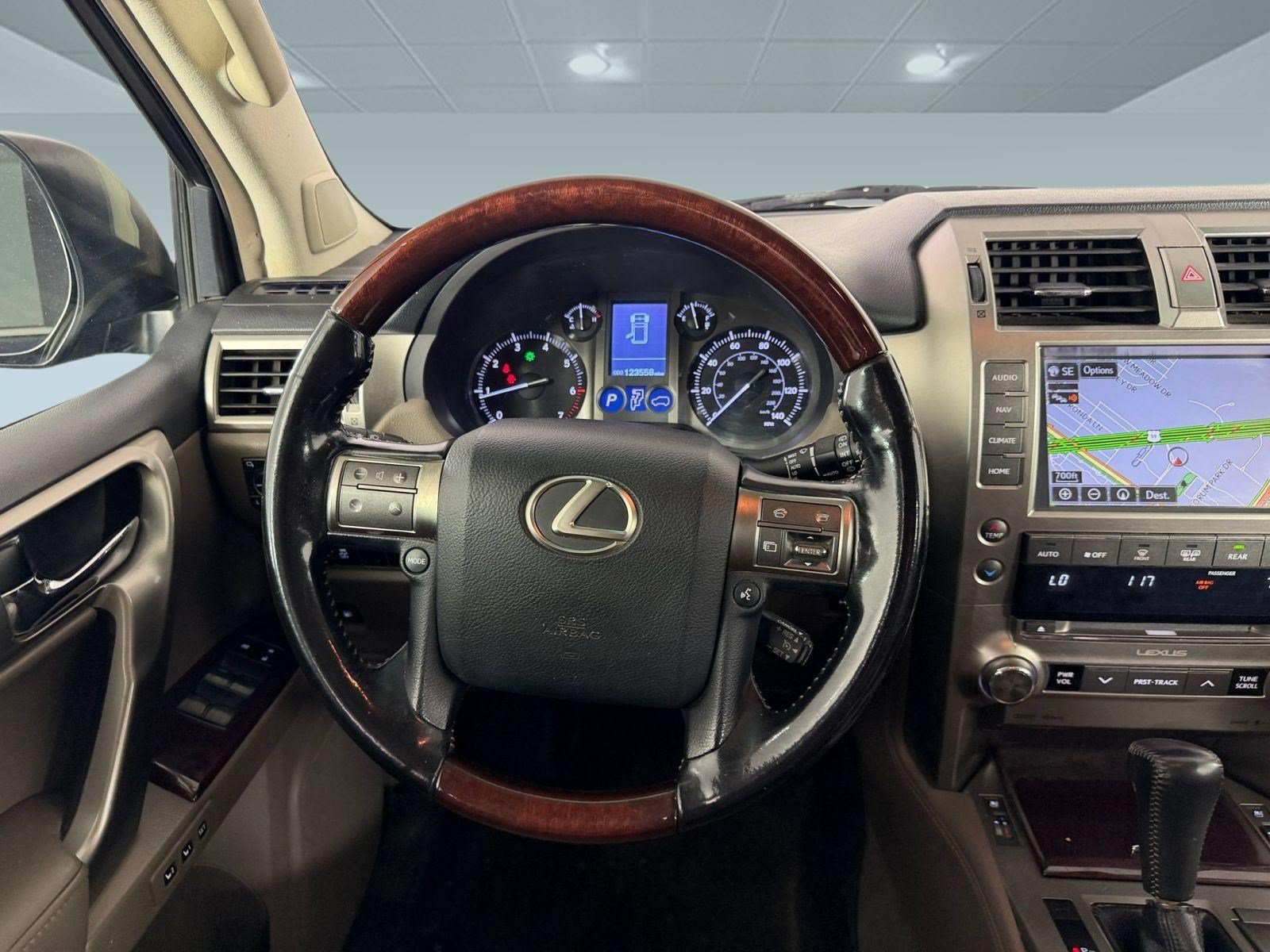 Used 2018 Lexus GX 460 Premium w/ Premium Package AWD/4WD image 28