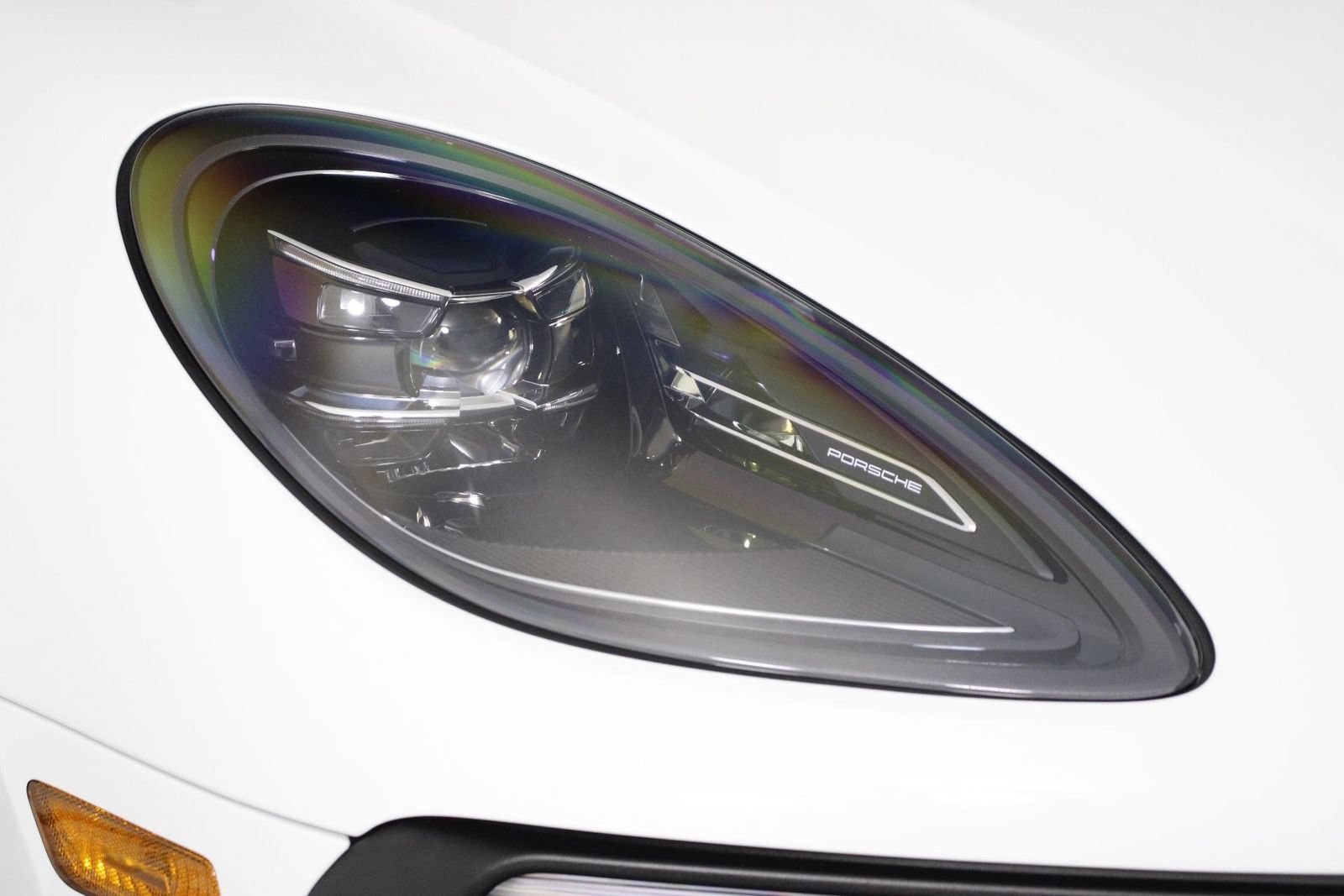 Certified 2026 Porsche Macan AWD/4WD image 28