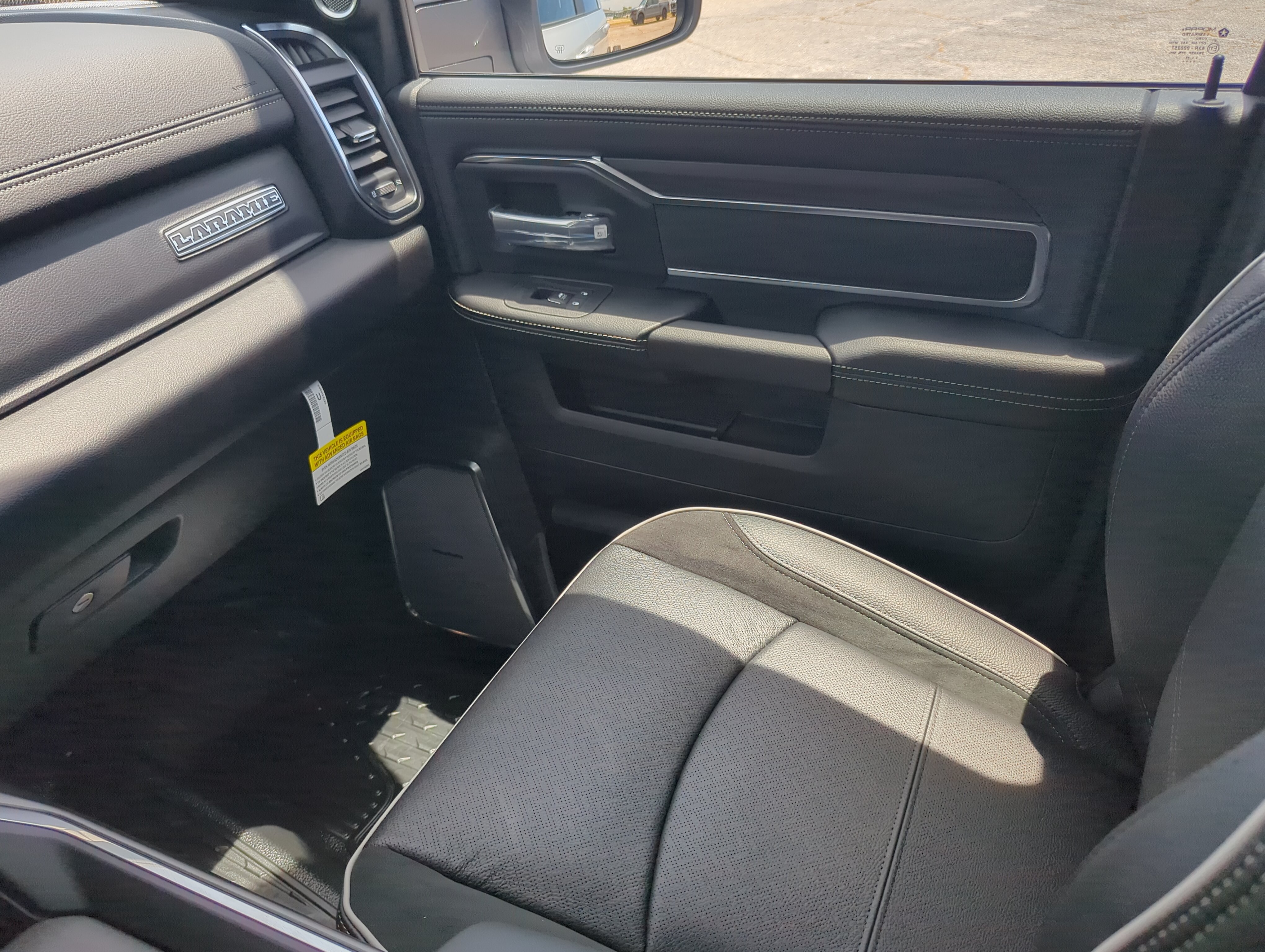 New 2026 RAM 4500 4x4 Crew Cab DRW w/ Laramie Trim Package image 15