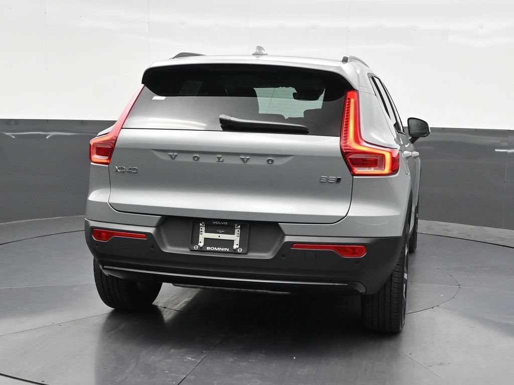 New 2026 Volvo XC40 B5 Plus w/ Protection Package Premier AWD/4WD image 4