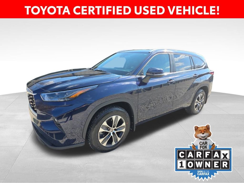 Certified 2026 Toyota Highlander XLE image 1