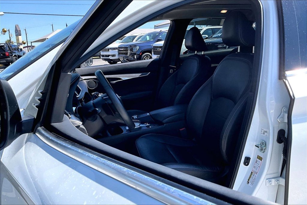 Used 2023 INFINITI QX50 Luxe FWD image 33