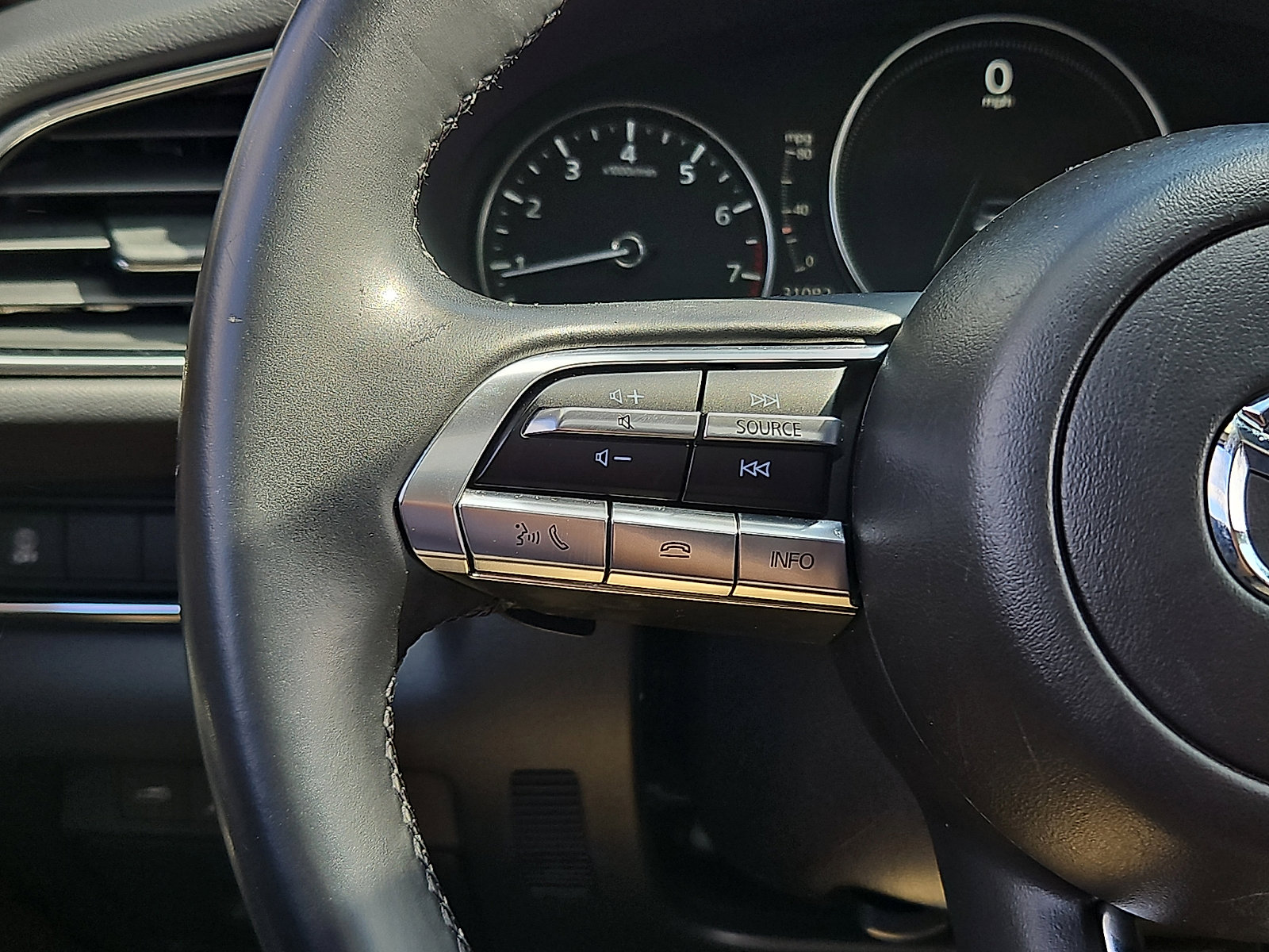 Used 2022 MAZDA CX-30 AWD 2.5 S w/ Premium Package image 21