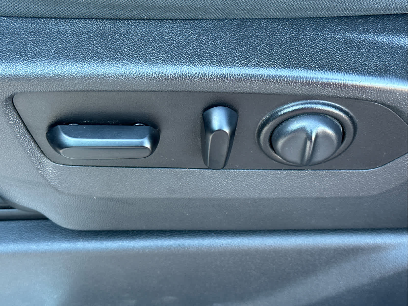 Used 2020 Chevrolet Silverado 1500 RST w/ All-Star Edition image 28