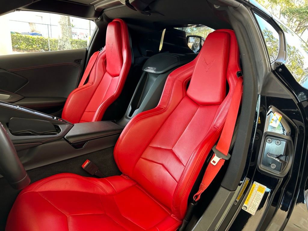 Used 2022 Chevrolet Corvette Stingray Coupe w/ Z51 Performance Package image 10