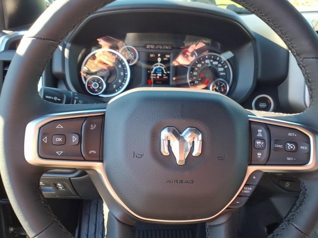 New 2026 RAM 1500 4x4 Crew Cab image 13