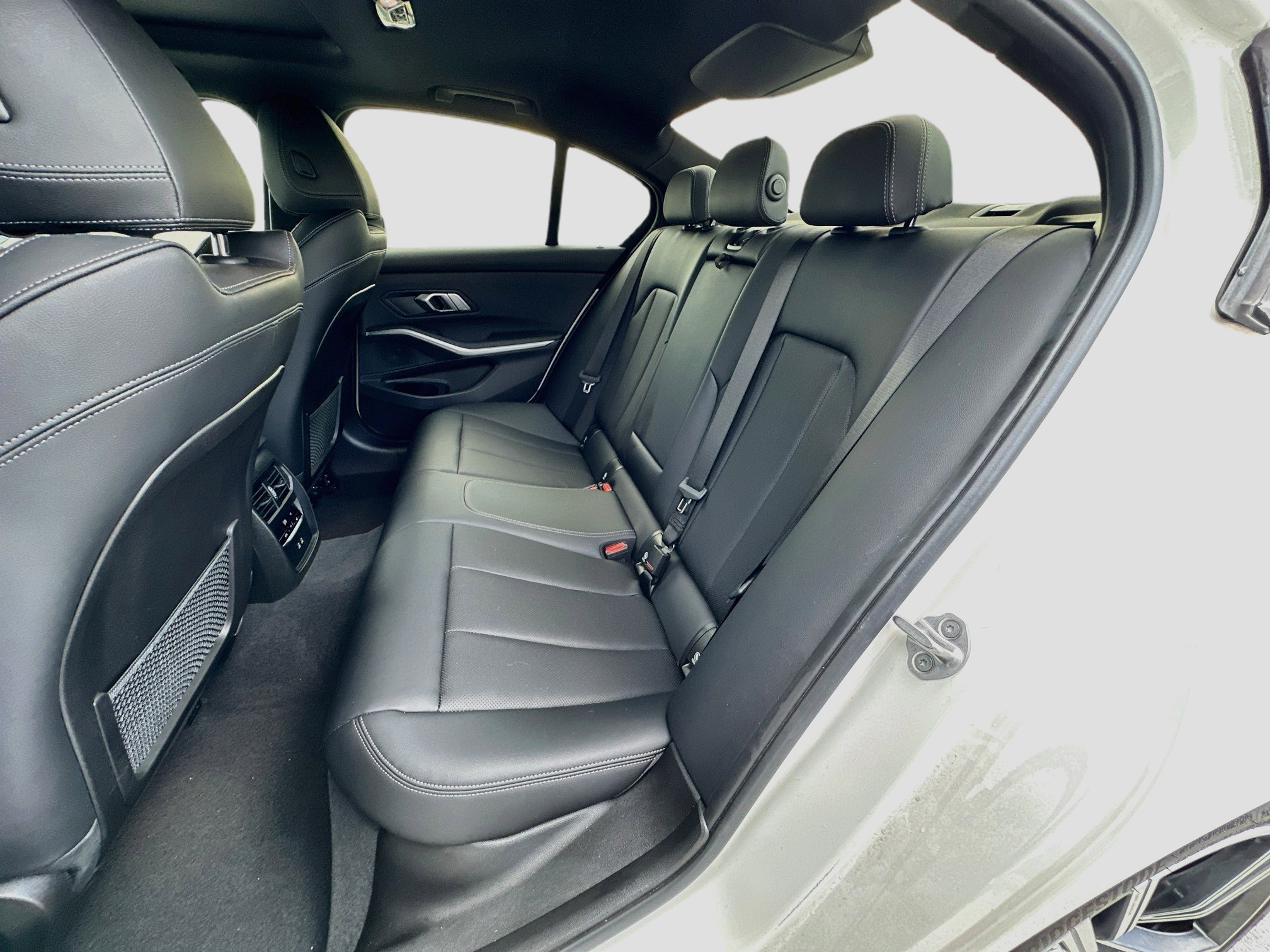 Certified 2023 BMW 330i Sedan w/ Convenience Package RWD image 24