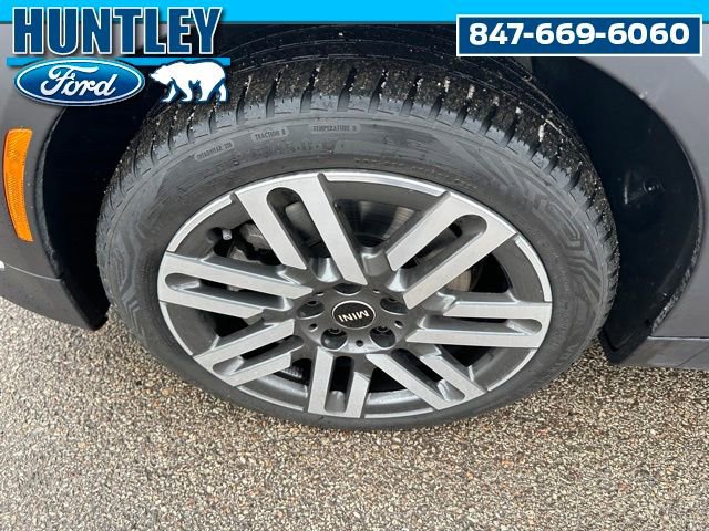 Used 2025 MINI Cooper 4-Door Hardtop image 8