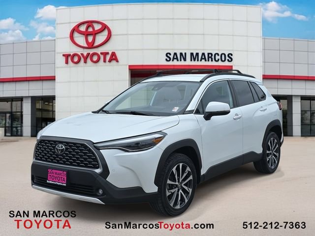 Used 2022 Toyota Corolla Cross XLE video 1