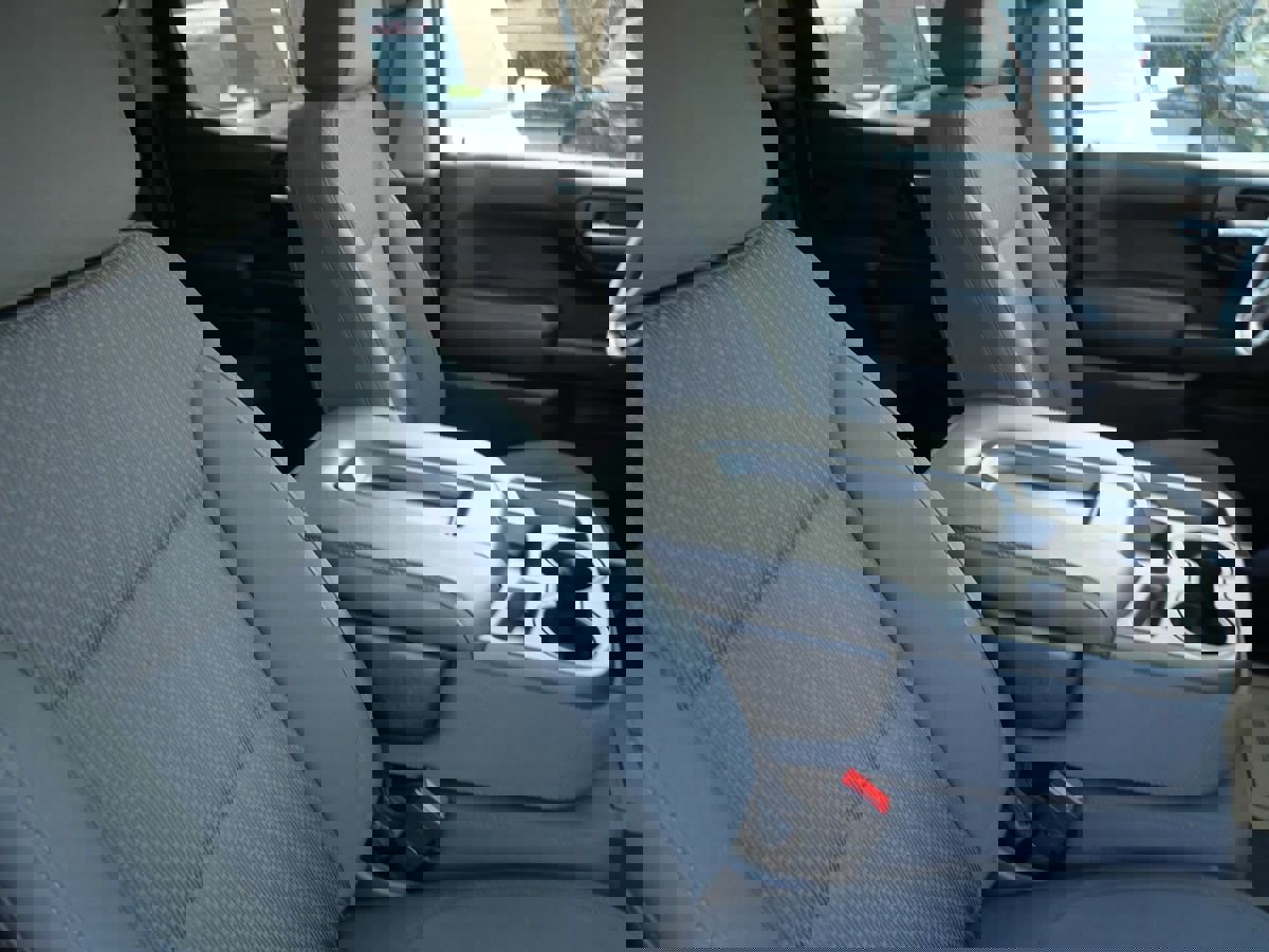 Used 2020 Chevrolet Silverado 1500 Custom w/ Custom Value Package image 27